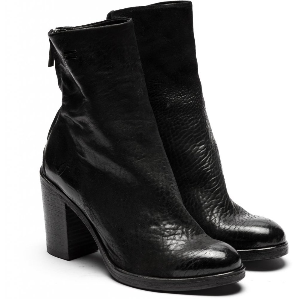 The Last Conspiracy Darla size 40 black leather ankle boots - never worn